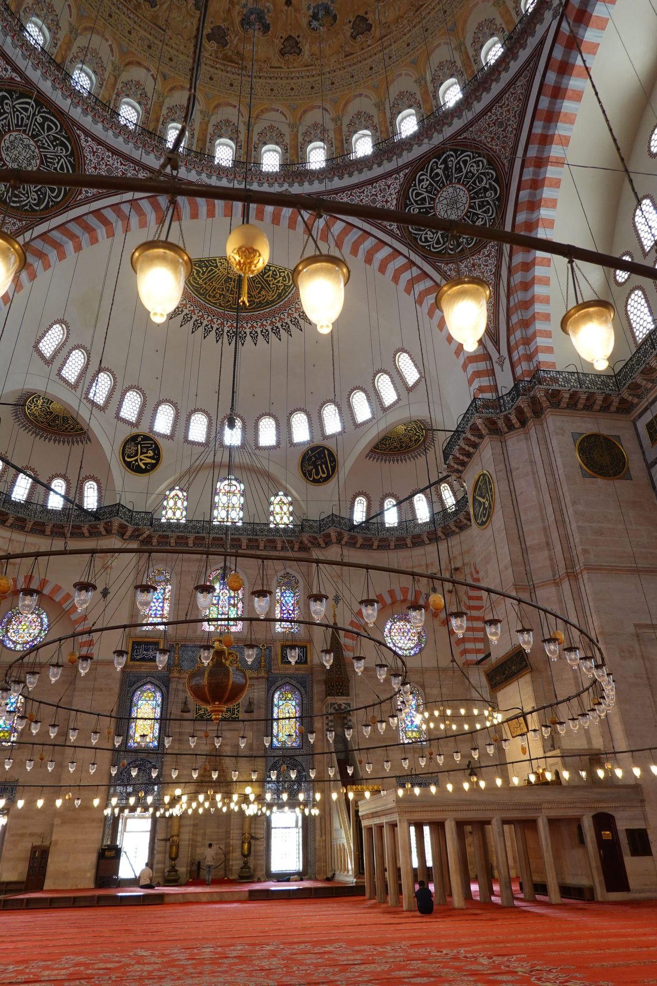 The ornate interior of Sülaymaniye mosque