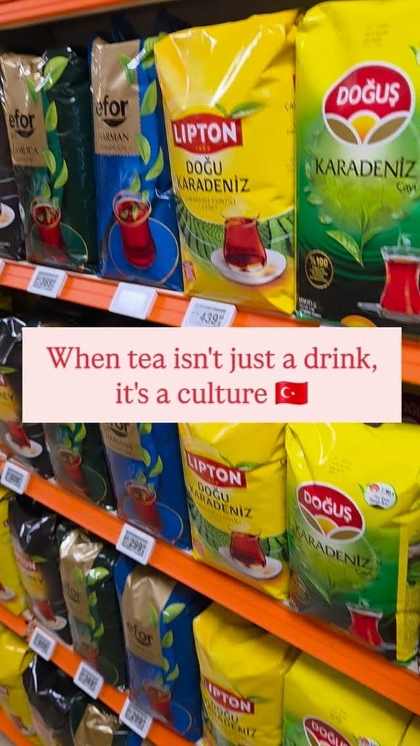 One thing we quickly noticed in Türkiye: tea is everywhere. It isn't just a drink, but a cultural phenomenon. In a rando…